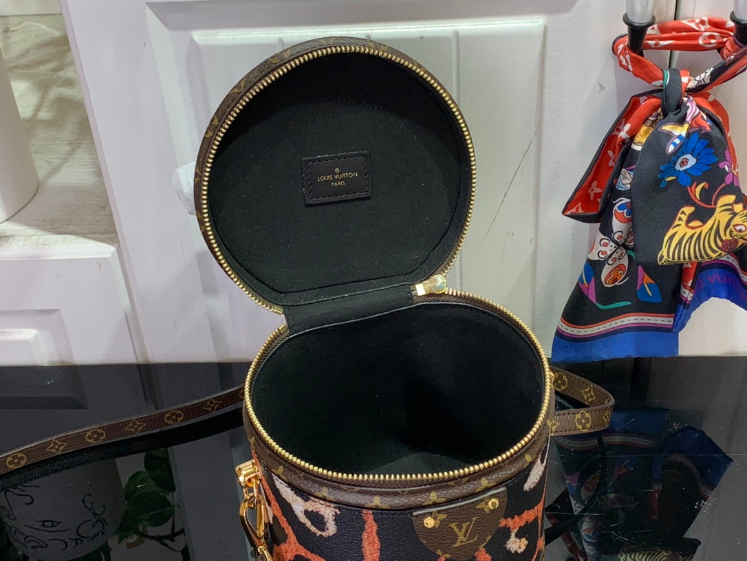 ＬＳ ＶＴＴＯＮ CANNES