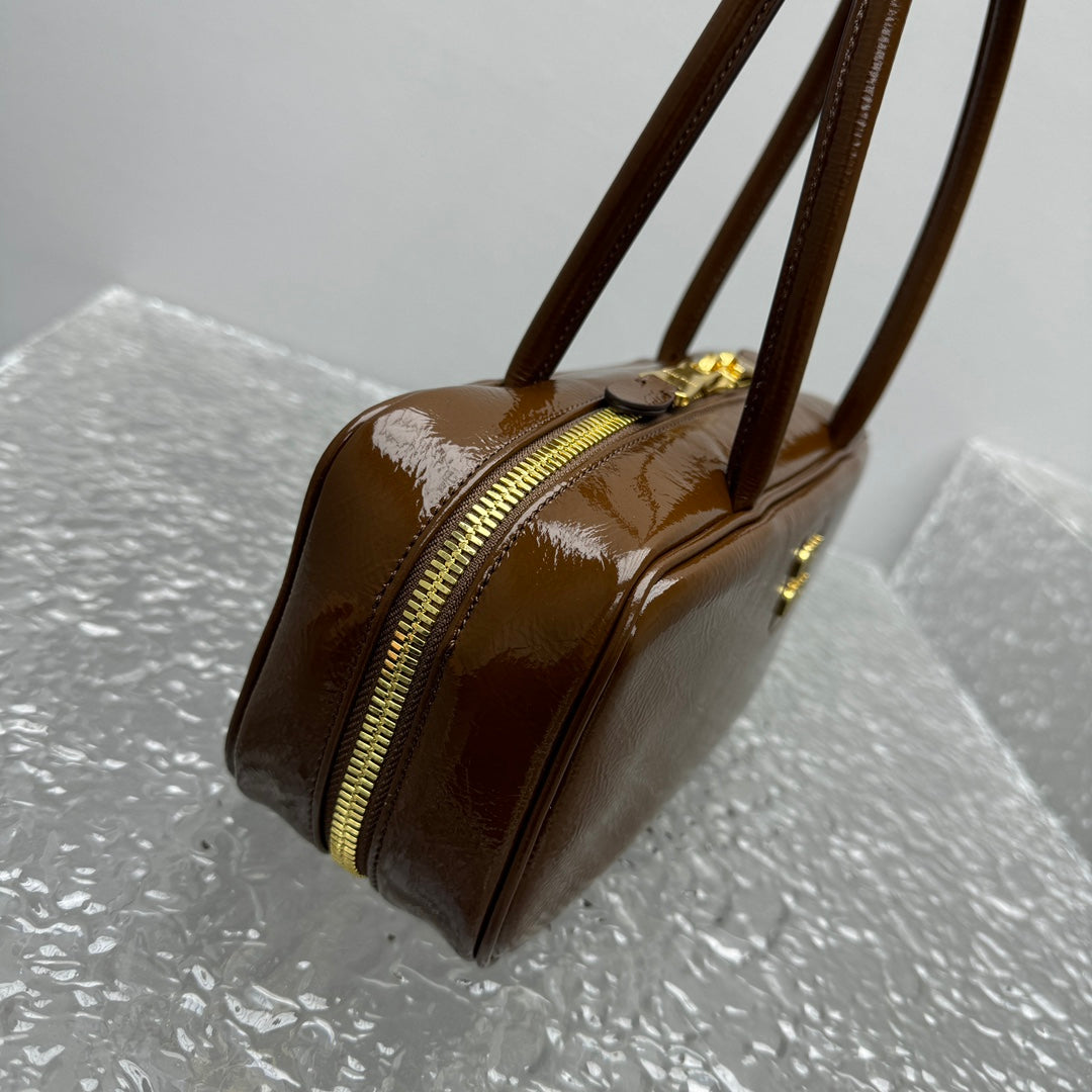 ＭＩ ＭＵ BEAU NAPLAK PATENT LEATHER BAG PALISANDER