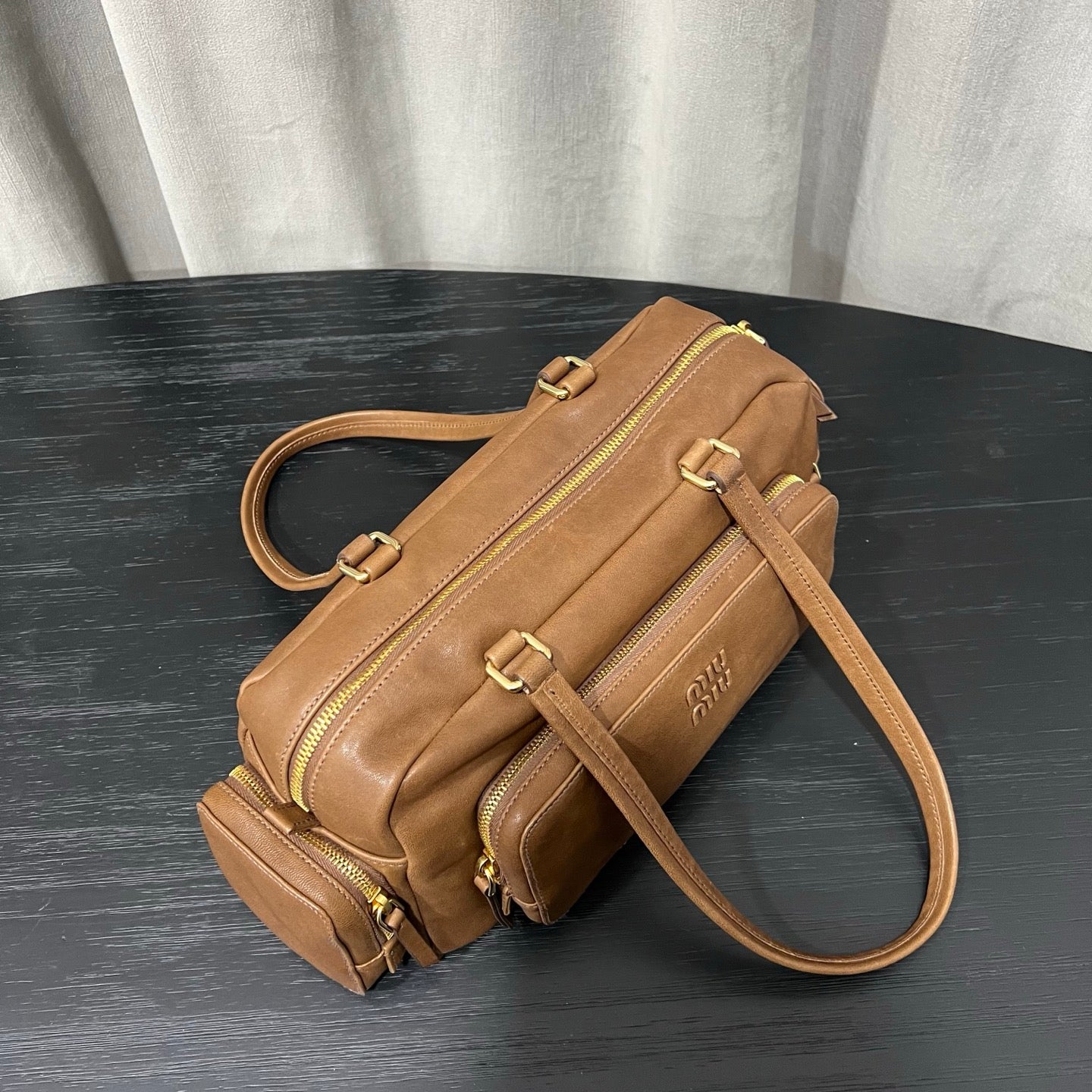 ＭＩ ＭＵ POCKET WASHED NAPPA LEATHER BAG OAK