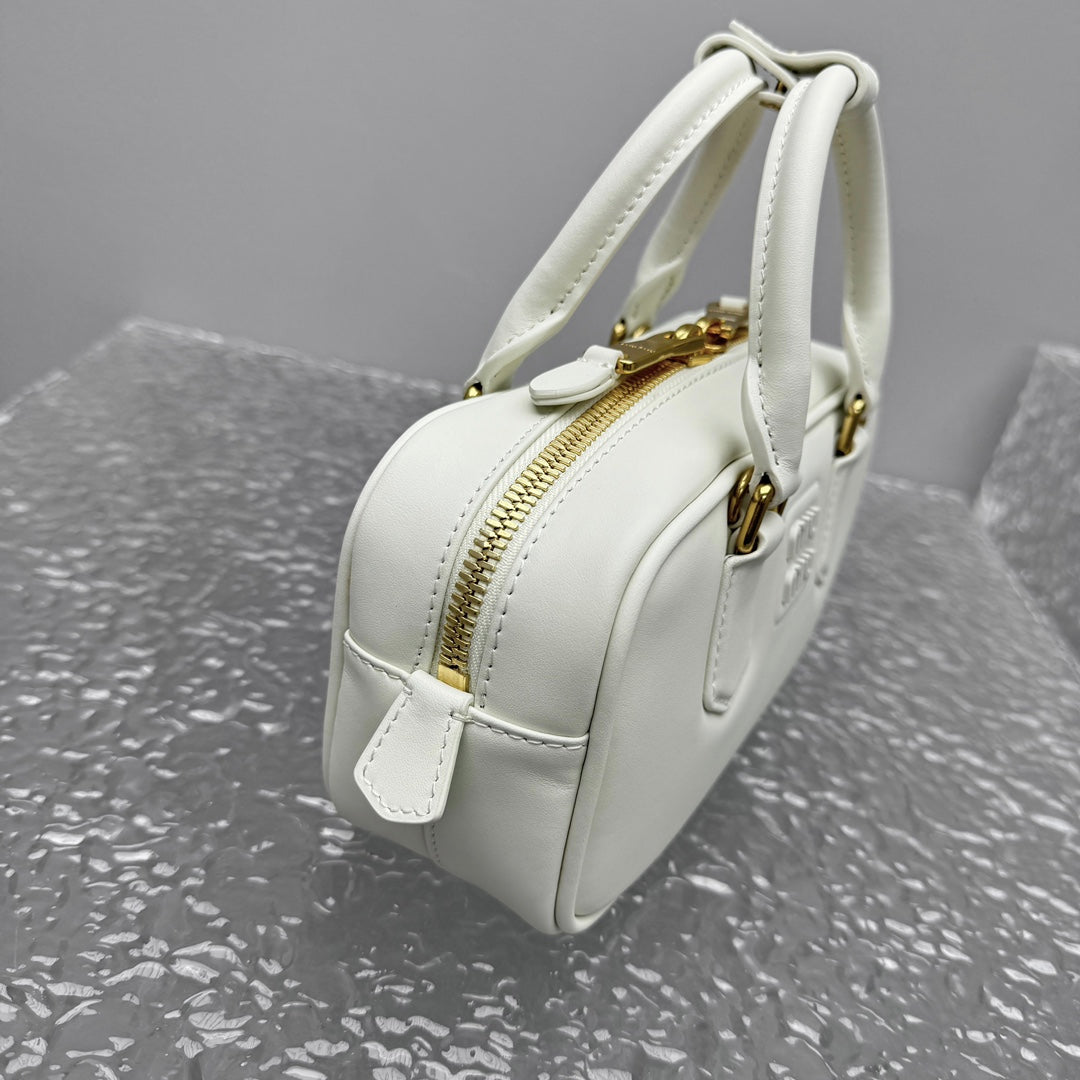 ＭＩ ＭＵ ARCADIE LEATHER BAG CHALK WHITE