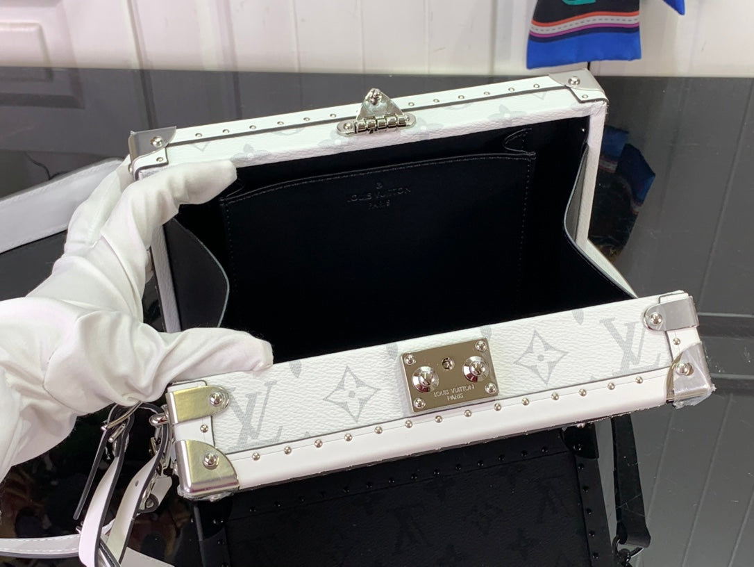 ＬＳ ＶＴＴＯＮ  CLUTCH BOX WHITE/BLUE/GREEN