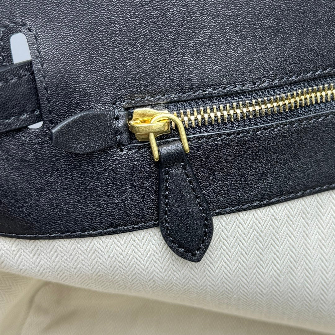 ＭＩ ＭＵ AVENTURE NAPPA LEATHER BAG MEDIUM  BLACK