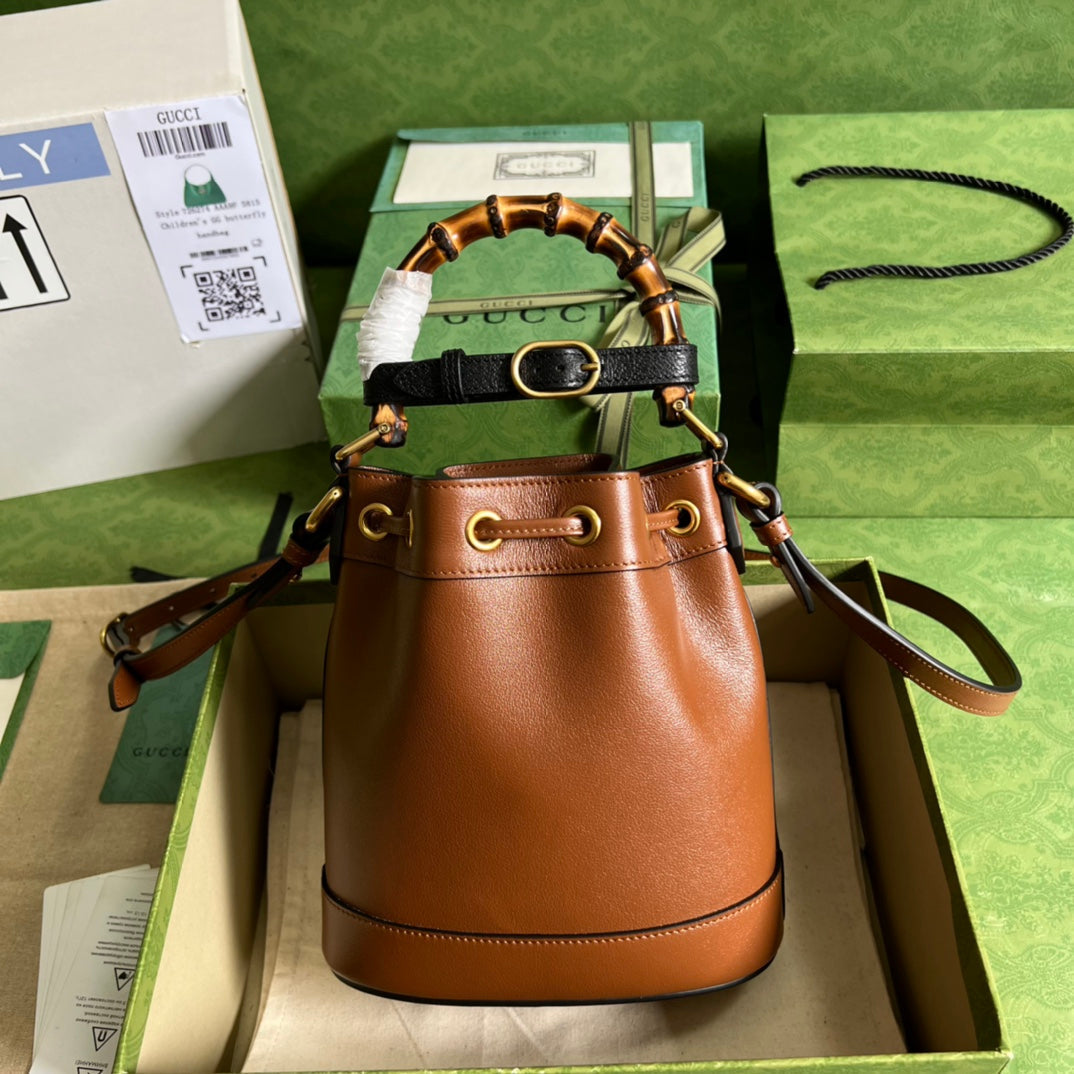 ＧＣＣＩDIANA MINI BUCKET BAG BROWN