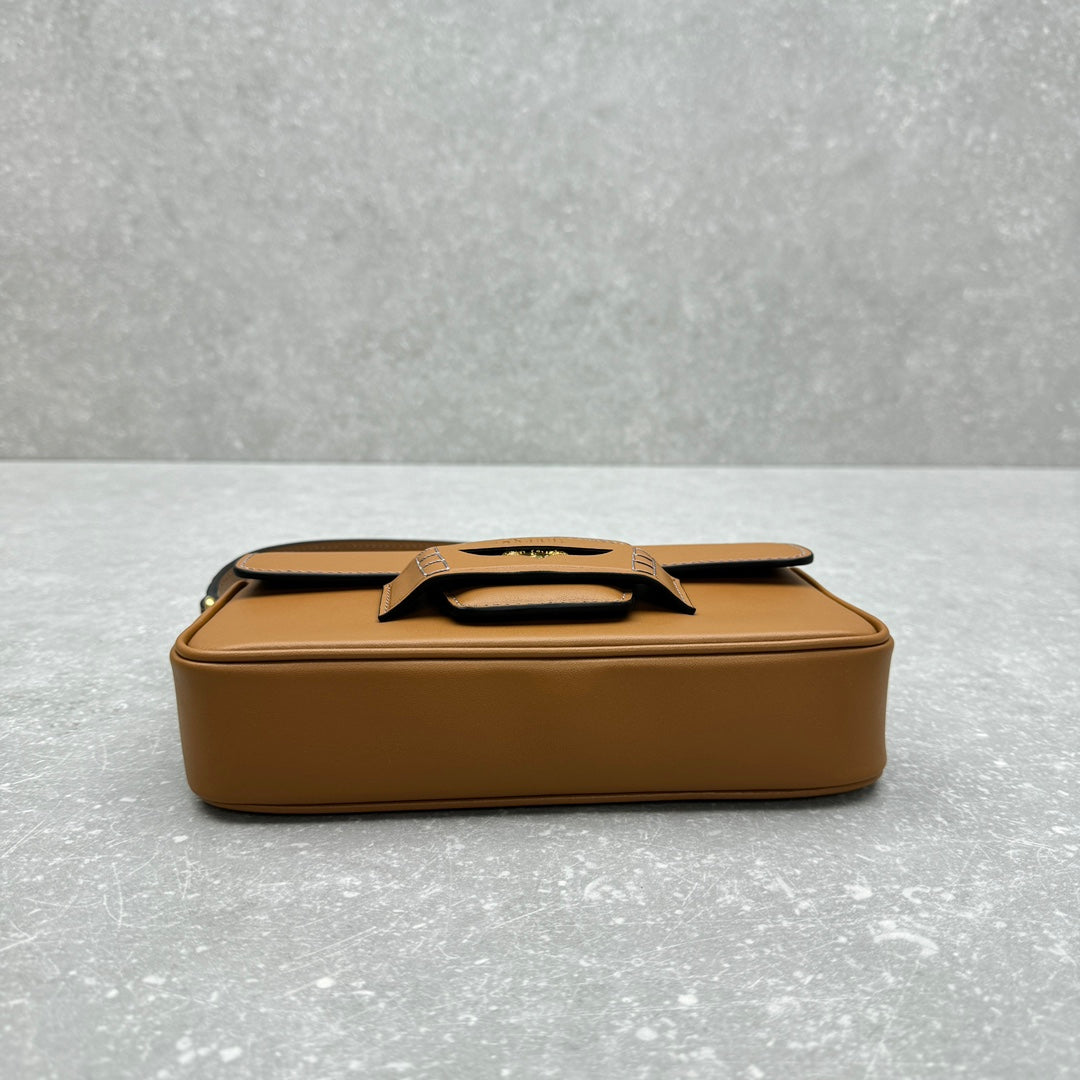 ＭＩ ＭＵ PENNY NAPPA LEATHER SHOULDER BAG COGNAC