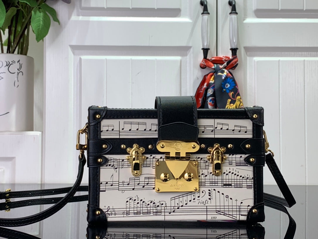 ＬＳ ＶＴＴＯＮ PETITE MALLE