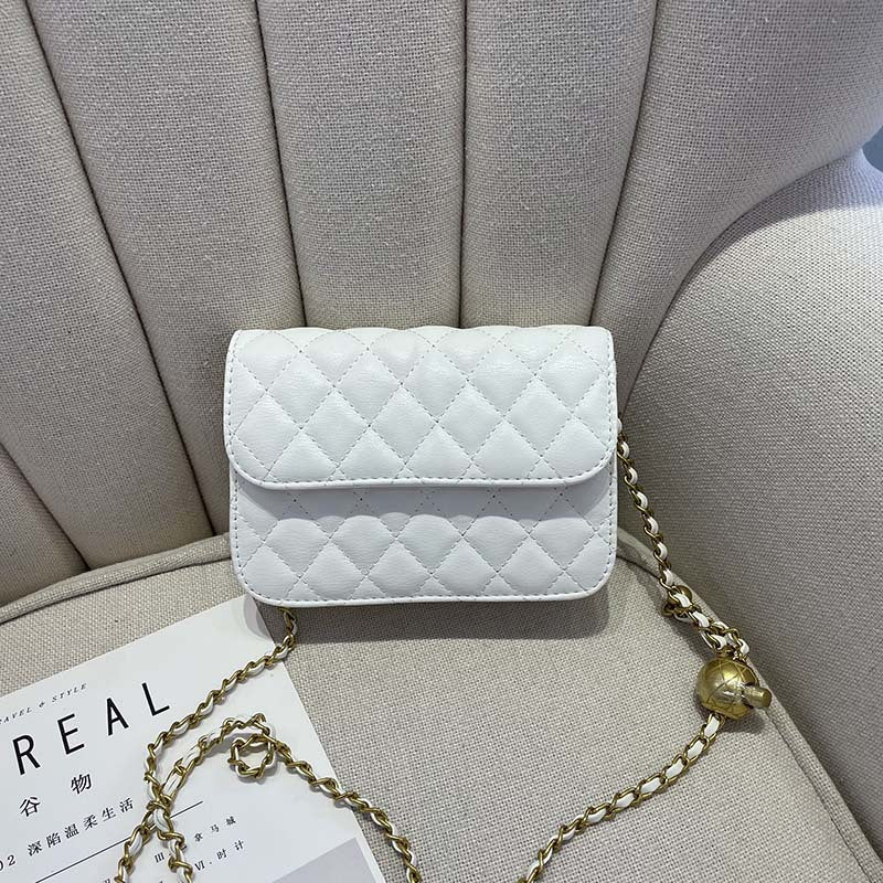 Trendy Diamond Lattice Mini Beaded Chain Handbag