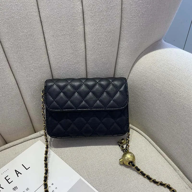 Trendy Diamond Lattice Mini Beaded Chain Handbag