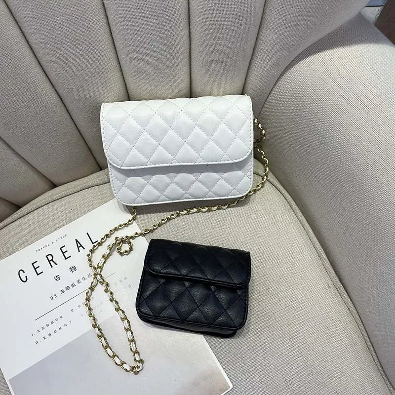 Trendy Diamond Lattice Mini Beaded Chain Handbag