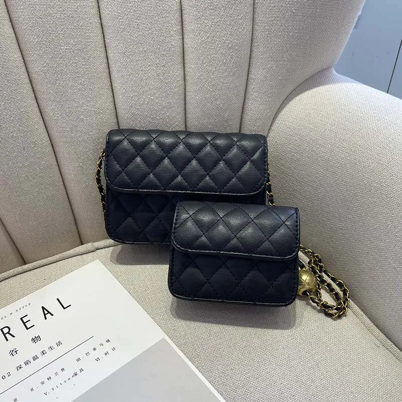 Trendy Diamond Lattice Mini Beaded Chain Handbag