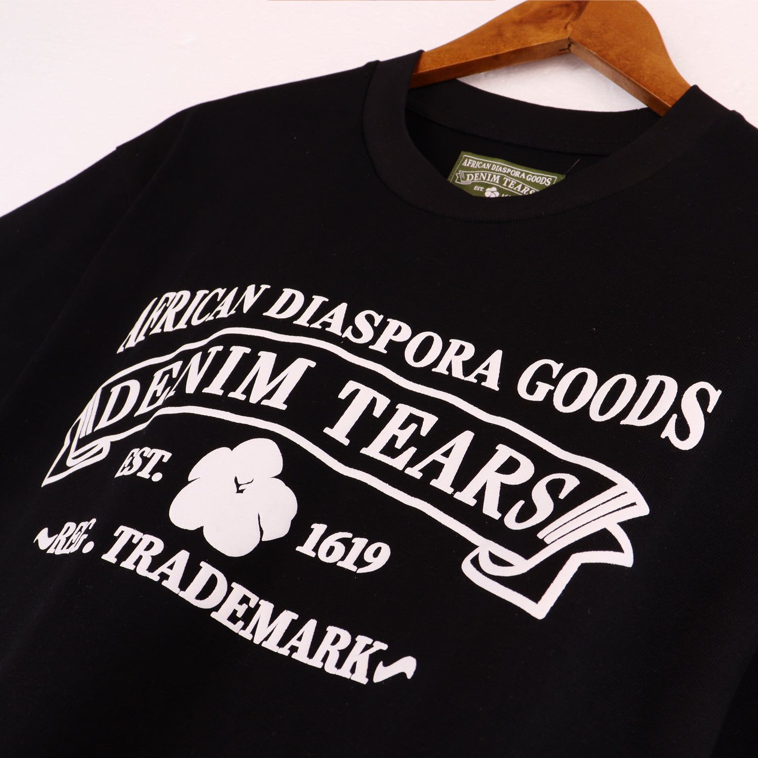 Denim Tears Outfit:T Shirt/Shorts (Separate Purchase Options) Short Sleeve T-shirt Men and Women Sports Shorts Suit