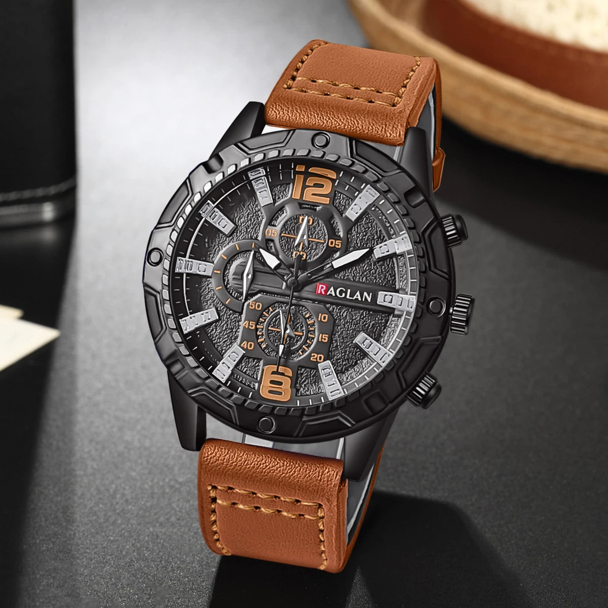 Closit Men's Leather Strap Watch – Classic