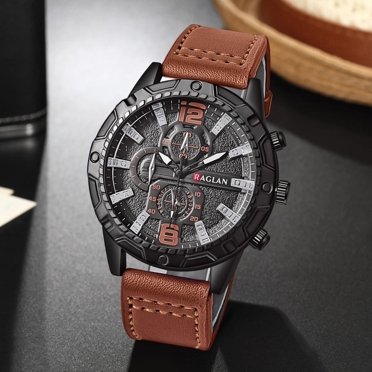 Closit Men's Leather Strap Watch – Classic