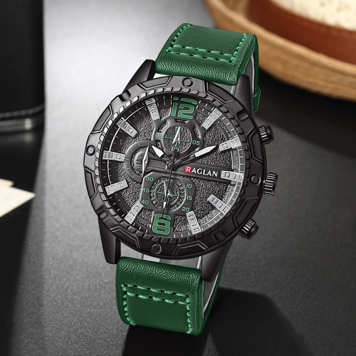 Closit Men's Leather Strap Watch – Classic