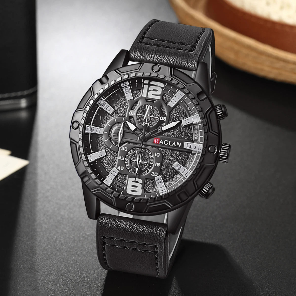 Closit Men's Leather Strap Watch – Classic