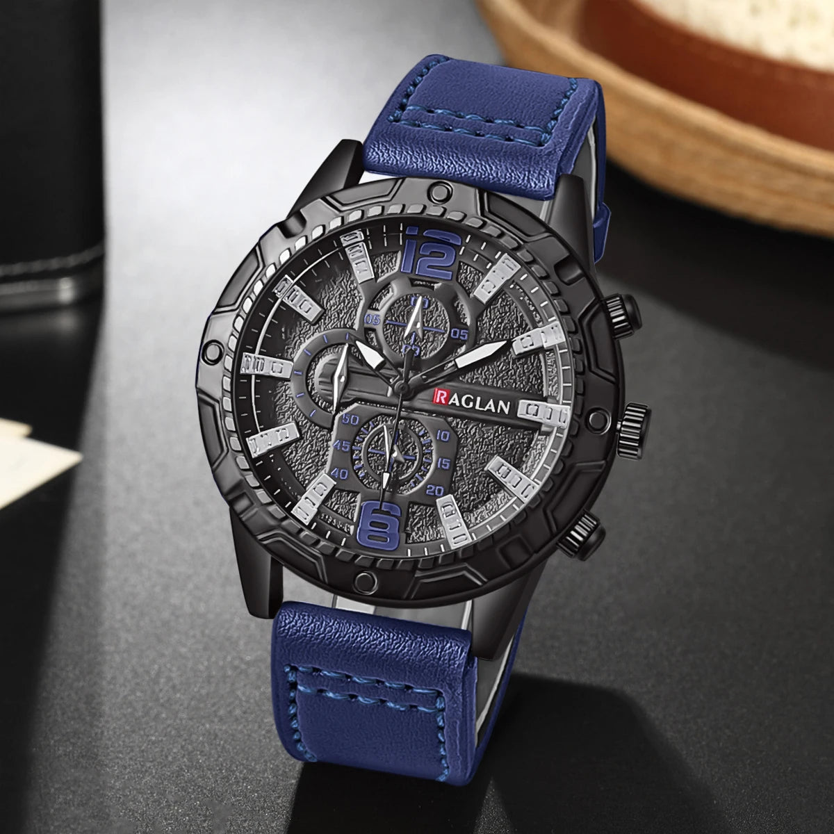 Closit Men's Leather Strap Watch – Classic