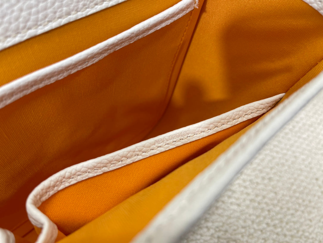 ＧＹＲＤ BELVEDERE MESSENGER CROSSBODY BAG WHITE