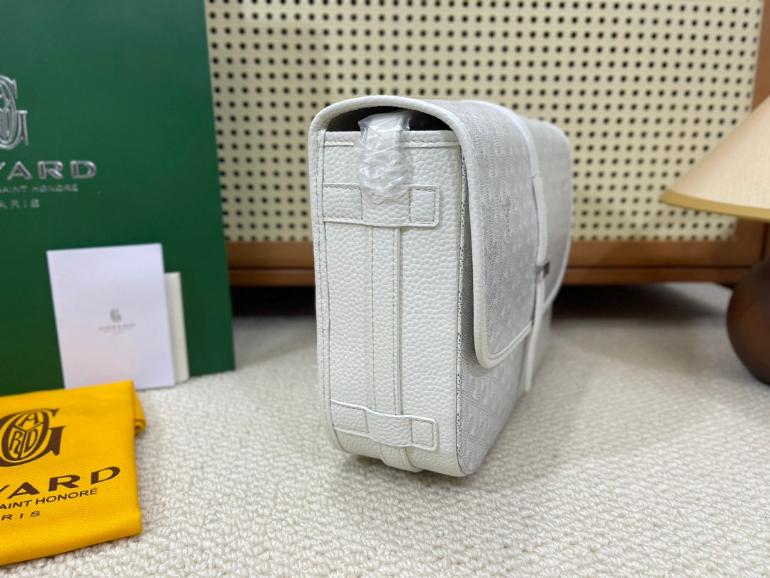 ＧＹＲＤ BELVEDERE MESSENGER CROSSBODY BAG WHITE