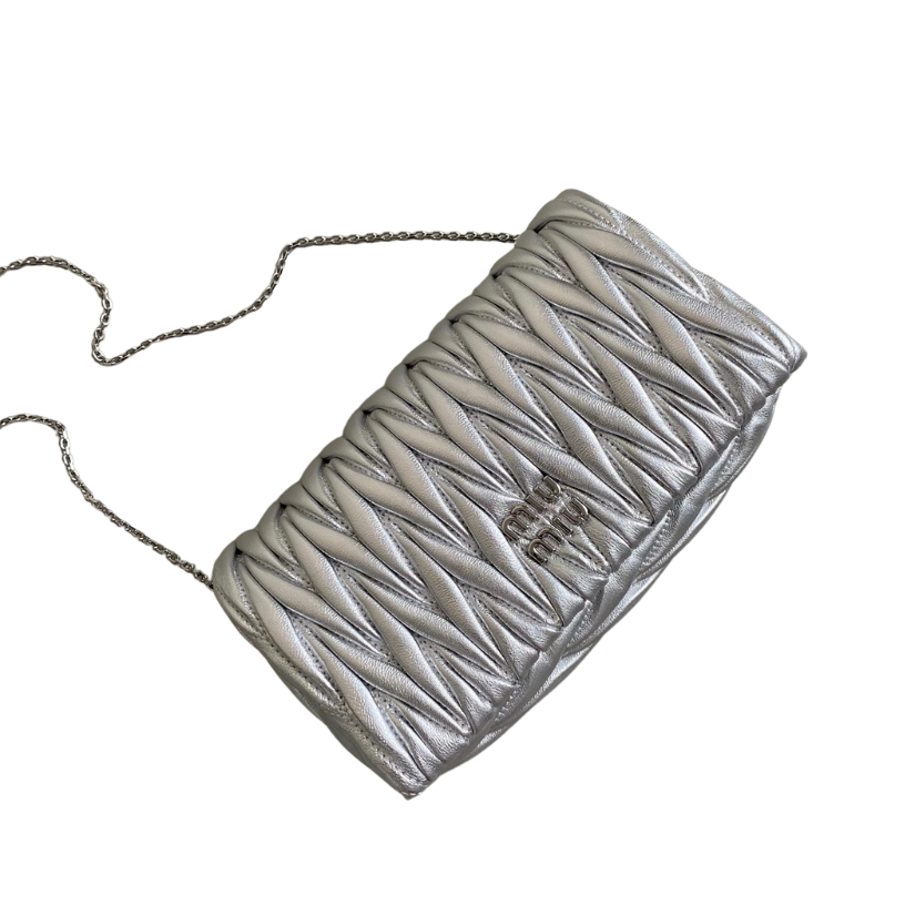 ＭＩ ＭＵ MATELASSÉ NAPPA LEATHER MINI-BAG SILVER