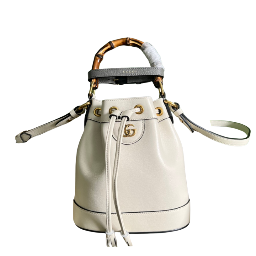 ＧＣＣＩDIANA MINI BUCKET BAG WHITE