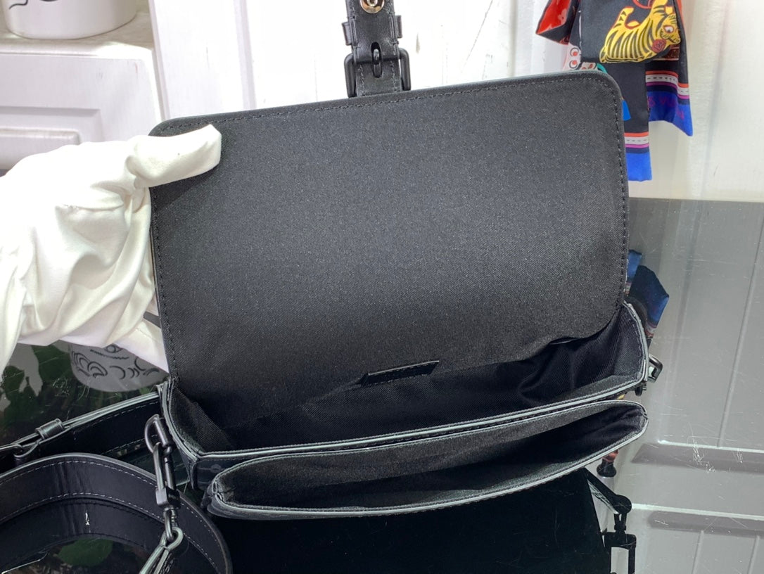 ＬＳ ＶＴＴＯＮ MONTSOURIS