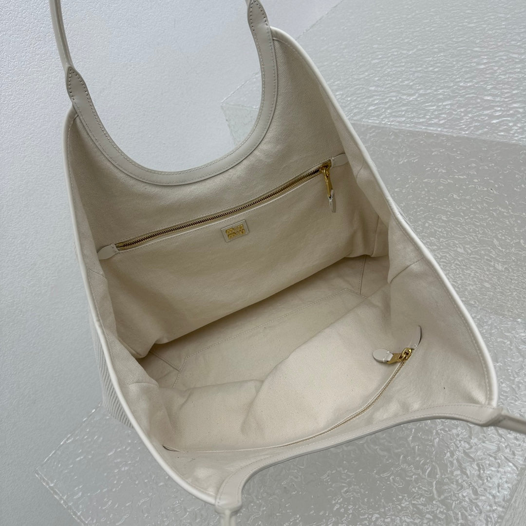 ＭＩ ＭＵ IVY CORDUROY HANDBAG CHALK