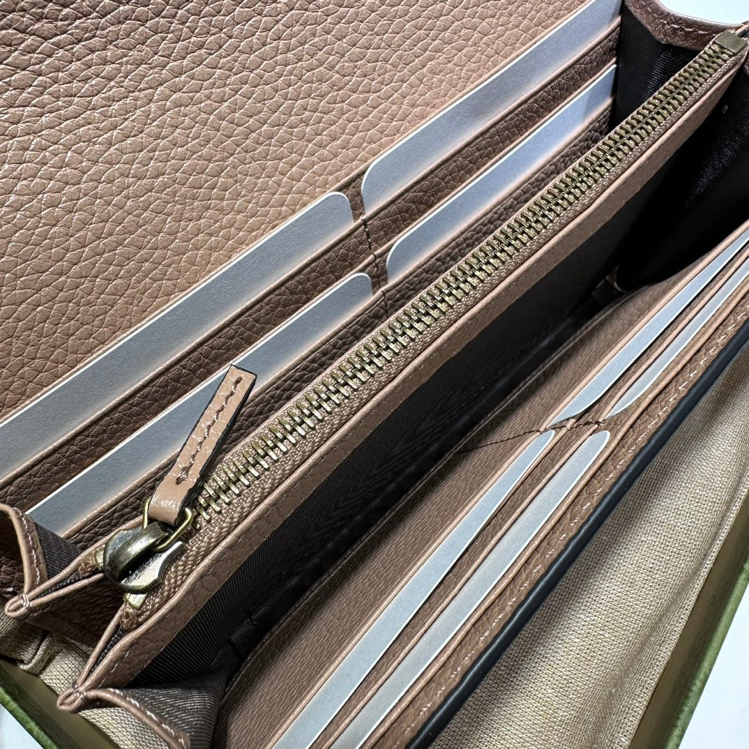 ＧＣＣＩGG INTERLOCKING LONG WALLET NUDE BEGIE