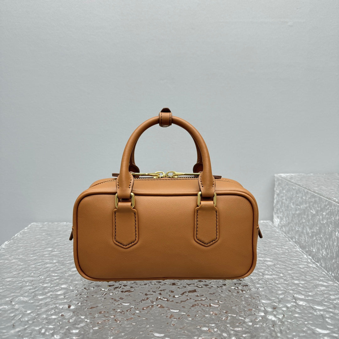 ＭＩ ＭＵ ARCADIE LEATHER BAG COGNAC