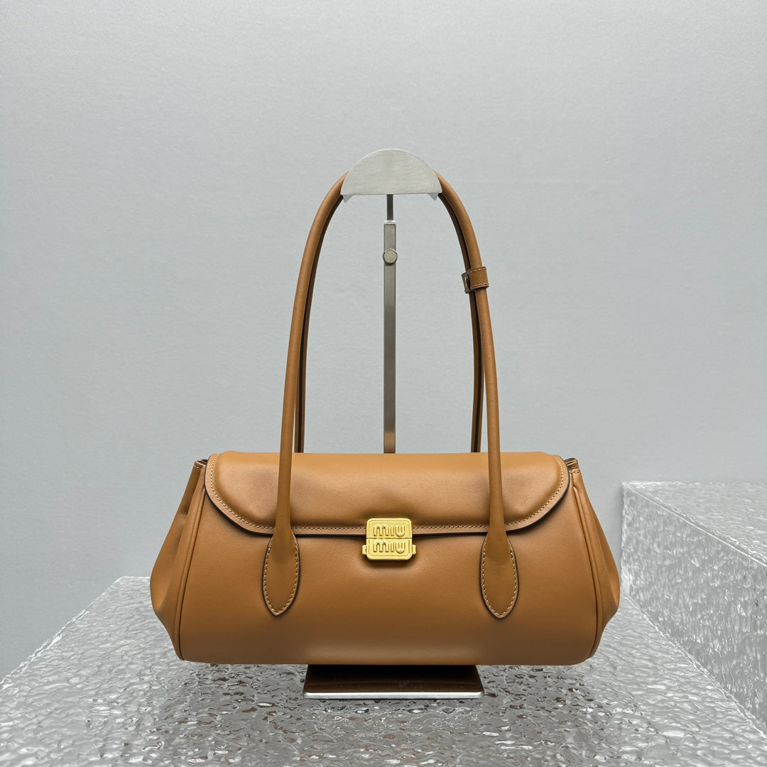 ＭＩ ＭＵ  LEATHER SHOULDER BAG COGNAC