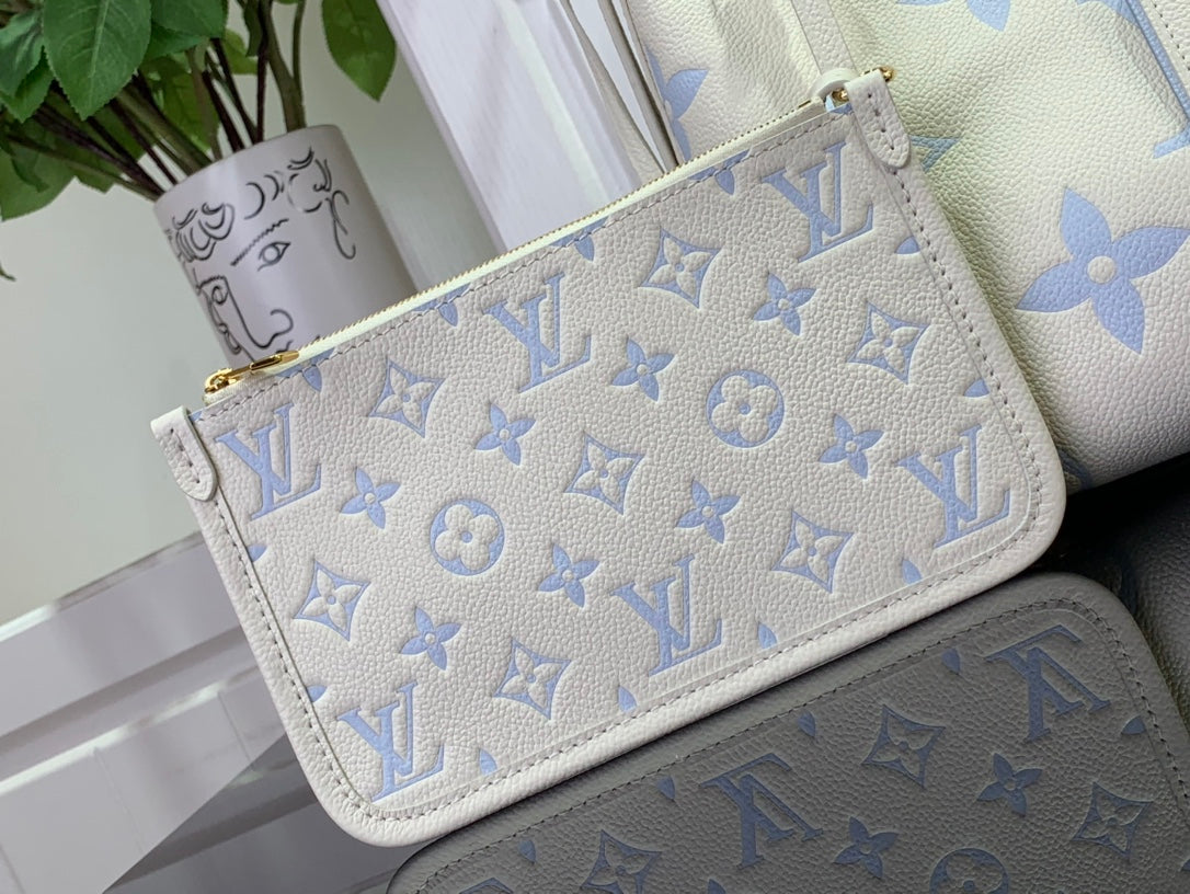 ＬＳ ＶＴＴＯＮ CARRYALL PM SKY BLUE/PURPLE