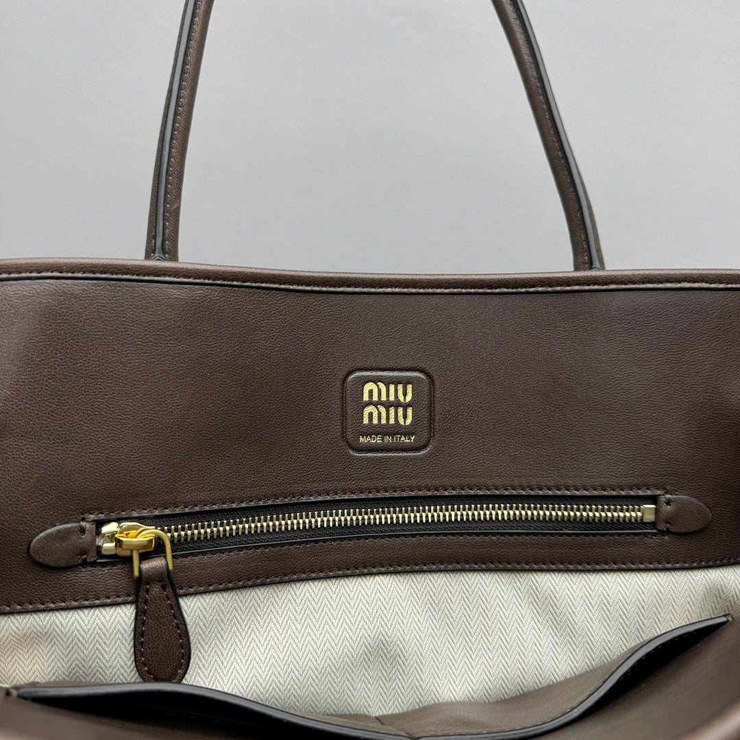 ＭＩ ＭＵ AVENTURE LEATHER TOTE BAG DARK BROWN