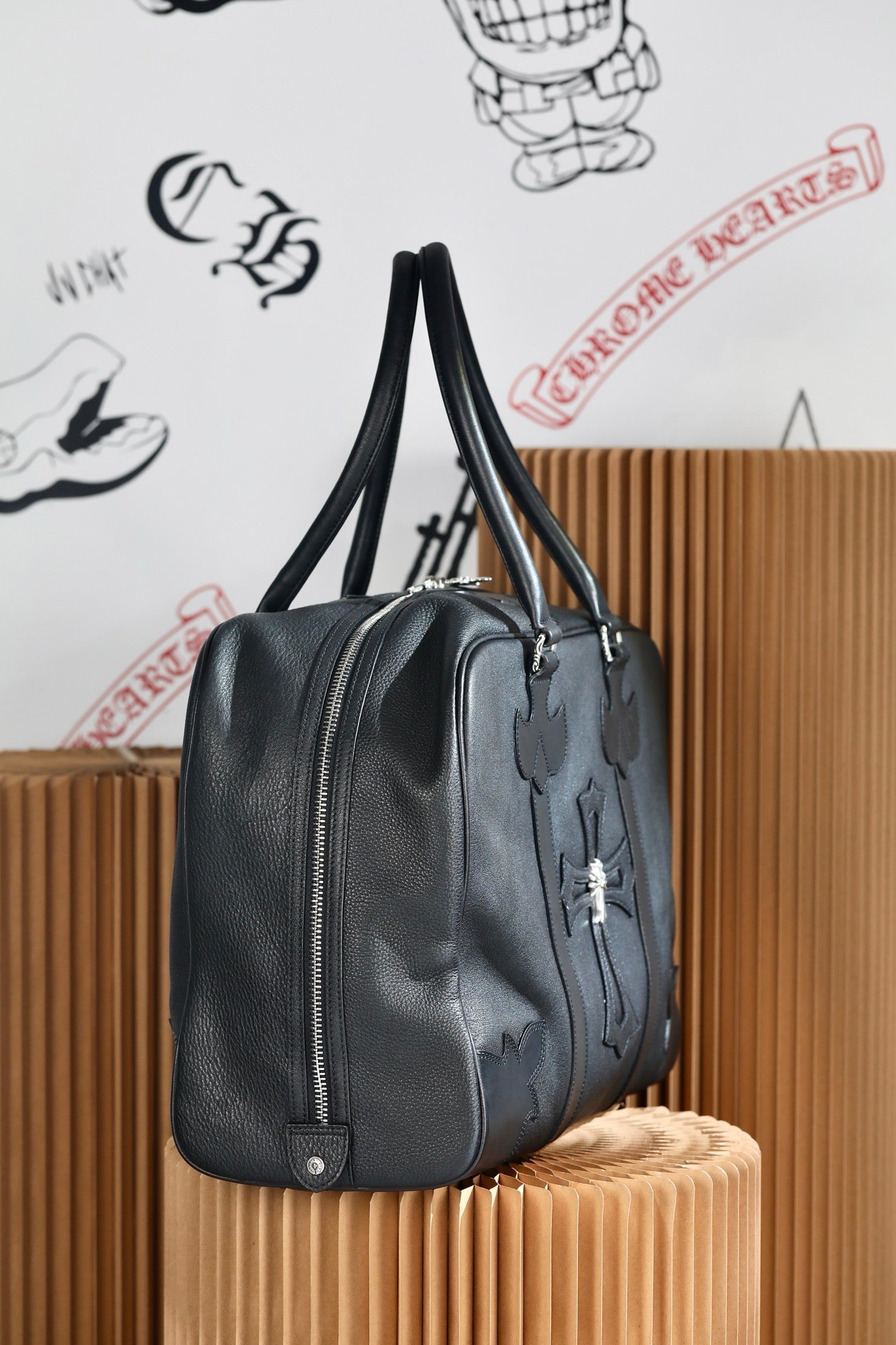 ＣＨＲＭ ＨＲＴＳ LEATHER FLEUR DUFFLE BAG BLACK