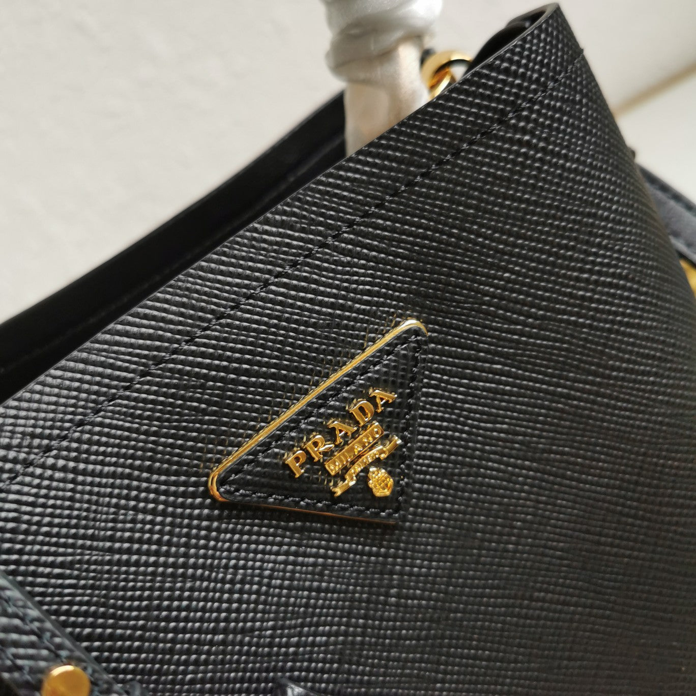 ＰＲＤＡ SMALL SAFFIANO LEATHER PRDA PANIER BAG BLACK