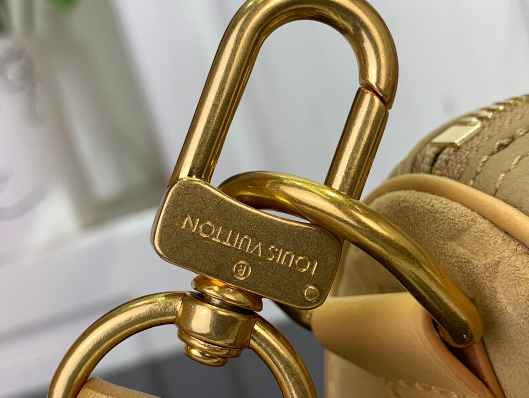 ＬＳ ＶＴＴＯＮ KEEPALL BANDOULIÈRE 25