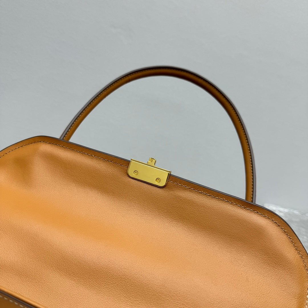 ＭＩ ＭＵ  LEATHER SHOULDER BAG COGNAC