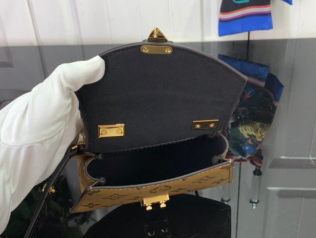 ＬＳ ＶＴＴＯＮ PICO TILSITT MONOGRAM REVERSE CANVAS