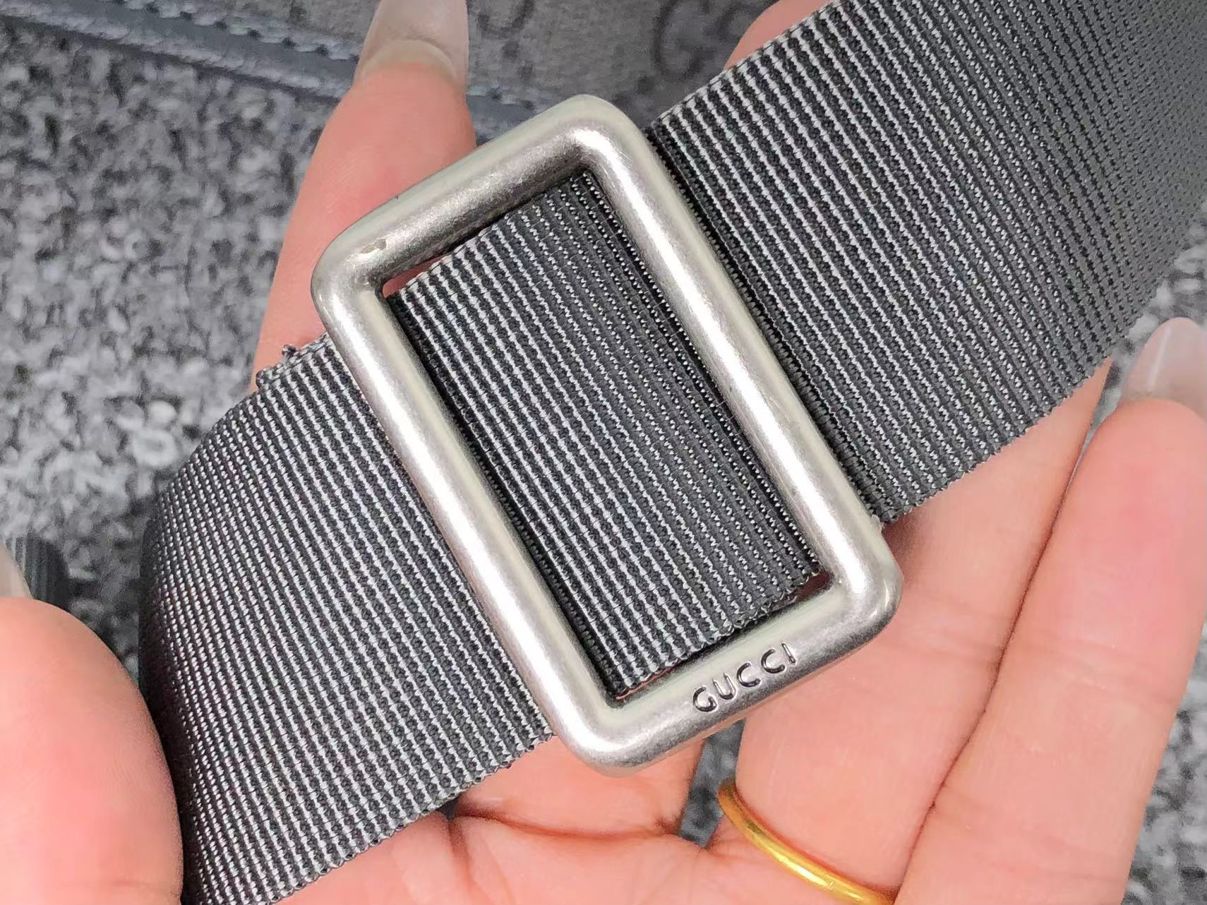 ＧＣＣＩ OPHIDIA SMALL BELT BAG