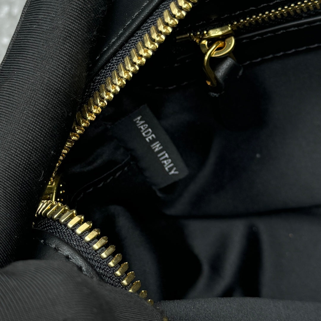 ＭＩ ＭＵ ARCADIE LEATHER BAG BLACK