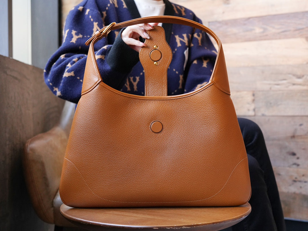 ＧＣＣＩAPHRODITE MEDIUM SHOULDER BAG BROWN