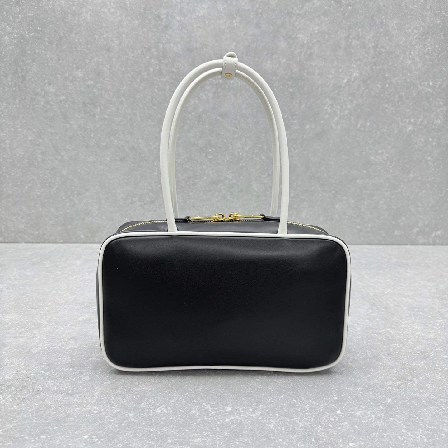 ＭＩ ＭＵ MATELASSÉ NAPPA LEATHER BAG BLACK
