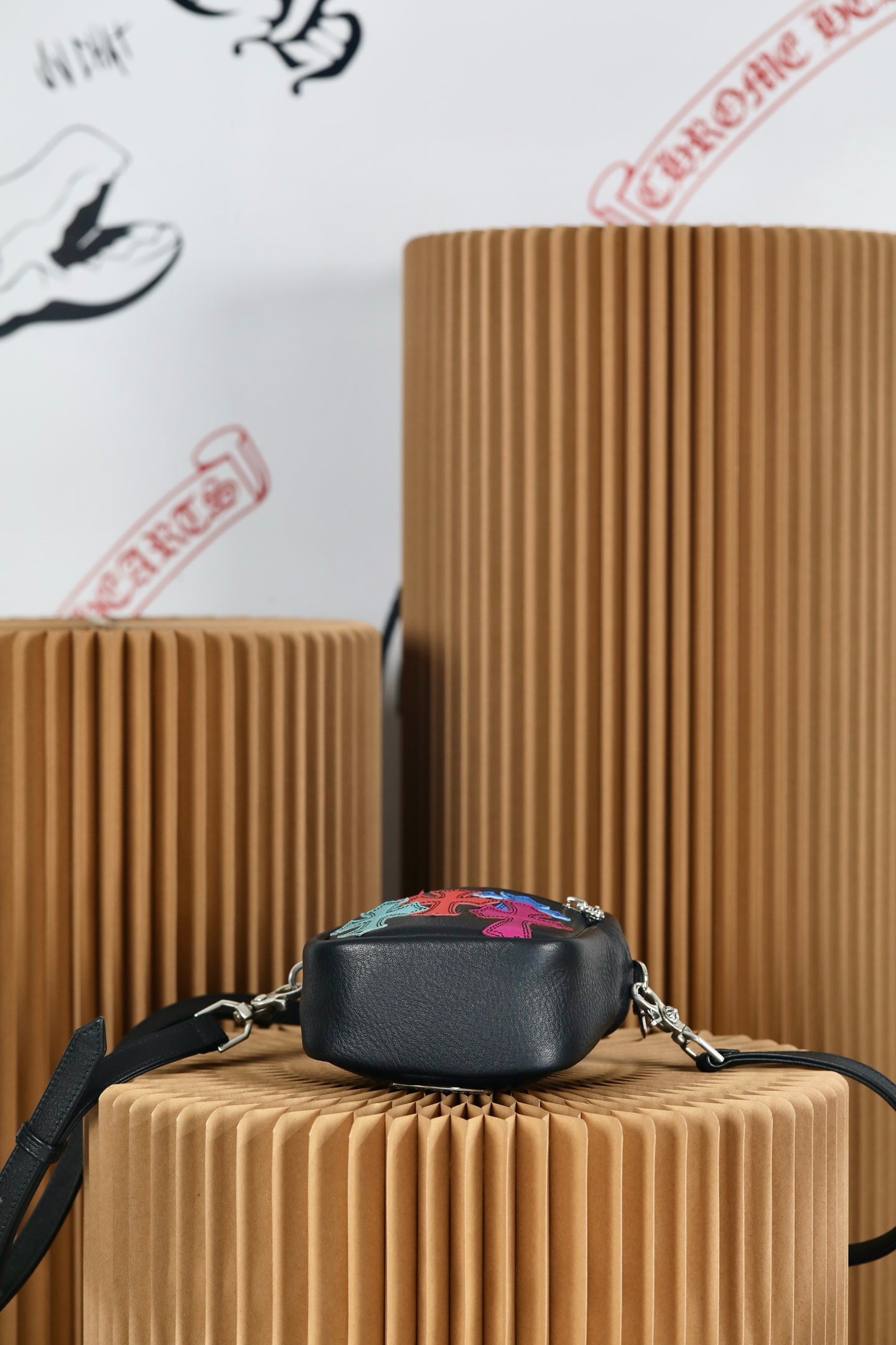 ＣＨＲＭ ＨＲＴＳ MULTICOLOR CROSS PATCH TAKA MINI BAG BLACK