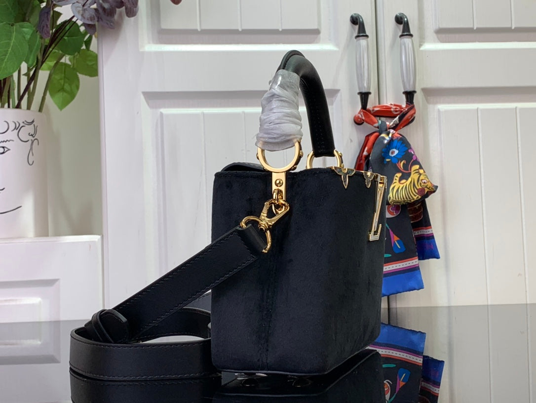 ＬＳ ＶＴＴＯＮ CAPUCINES BB