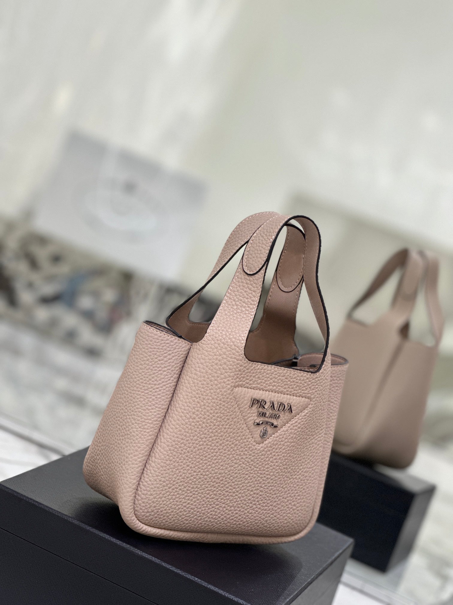 ＰＲＤＡ LEATHER TOTE BAG LIGHT PINK