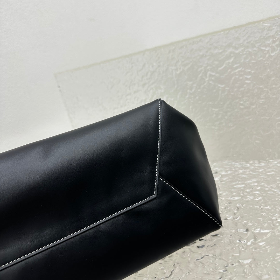 ＭＩ ＭＵ  IVY LEATHER BAG BLACK