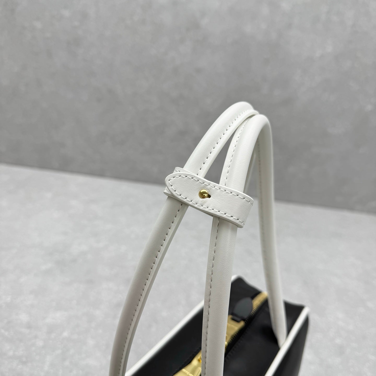 ＭＩ ＭＵ MATELASSÉ NAPPA LEATHER BAG BLACK