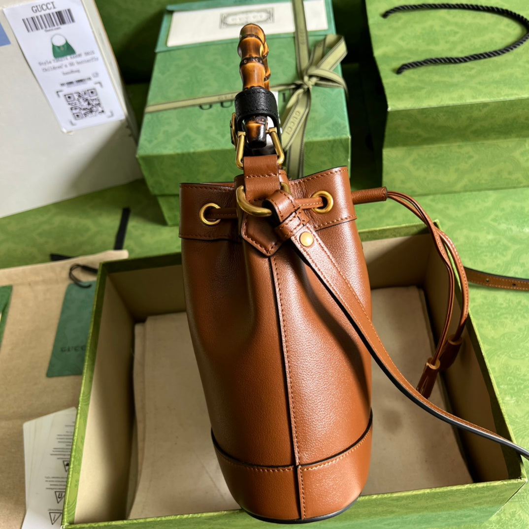 ＧＣＣＩDIANA MINI BUCKET BAG BROWN