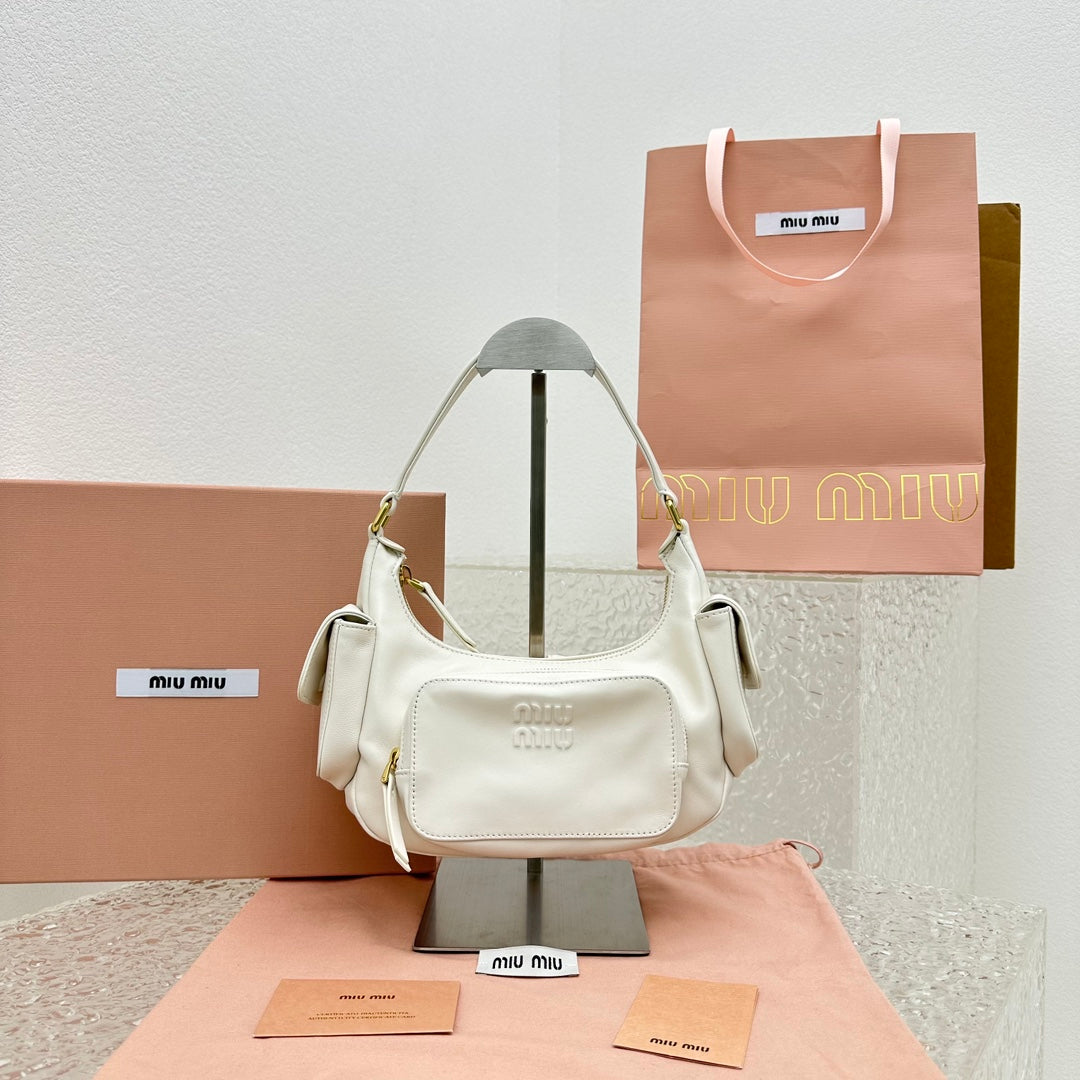 ＭＩ ＭＵ NAPPA LEATHER POCKET BAG CHALK WHITE