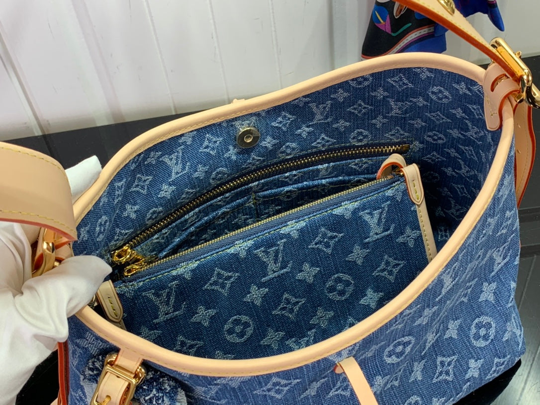 ＬＳ ＶＴＴＯＮ CARRYALL PM BLUE/WHITE