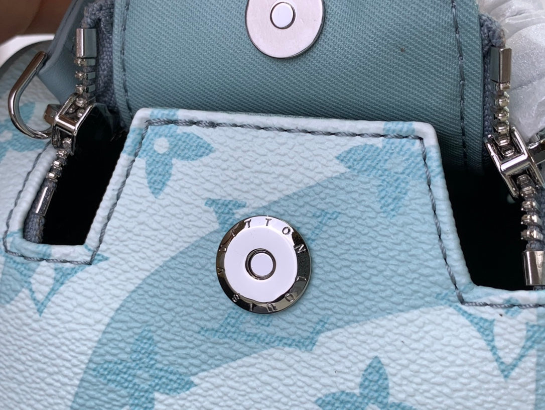 ＬＳ ＶＴＴＯＮ DOPP KIT TOILETRY BAG CRYSTAL BLUE