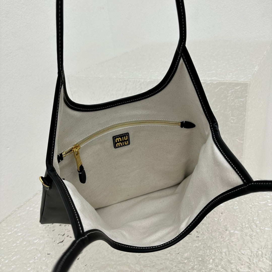 ＭＩ ＭＵ IVY LEATHER BAG BLACK