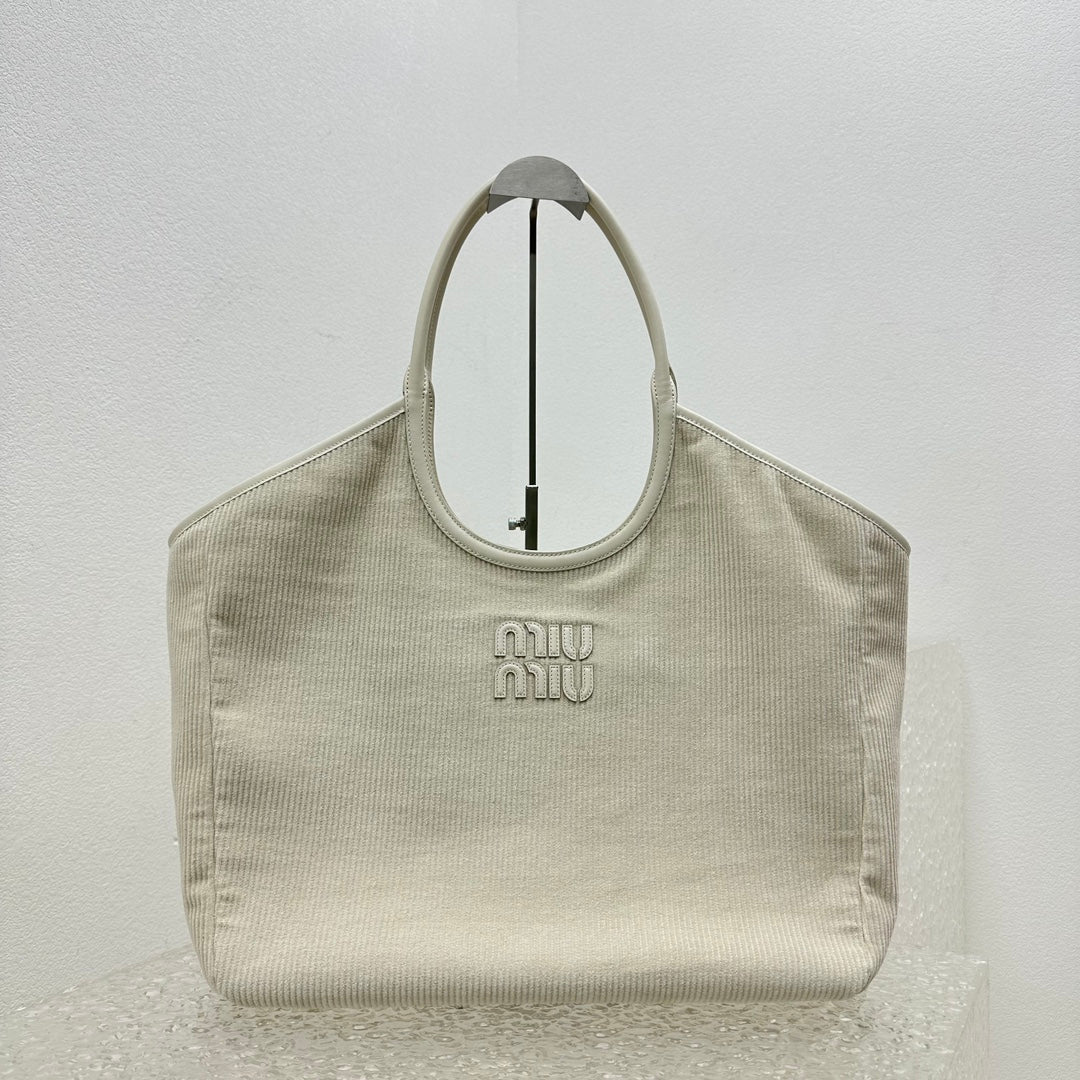 ＭＩ ＭＵ IVY CORDUROY HANDBAG CHALK